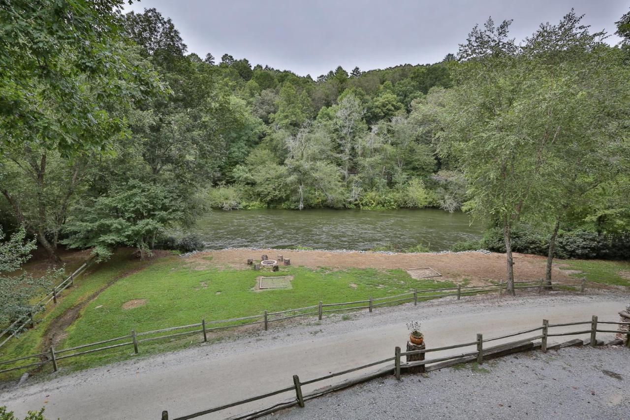 Heaven On The Toccoa Where You Will Enjoy The Sites And Sounds Of The Toccoa River Mineral Bluff Exterior photo
